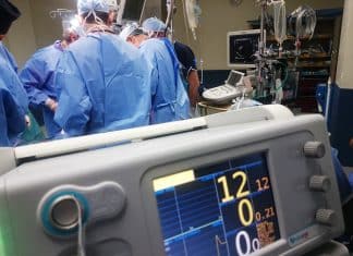 Senhora de 72 anos desliga oxigênio de leito do mesmo quarto por se incomodar com barulho