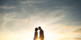 Um relacionamento cármico pode dar certo? Descubra agora!