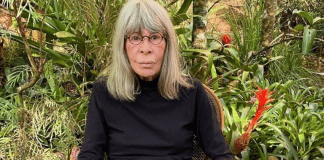 Cantora Rita Lee é internada: ‘Estado de saúde extremamente delicado’