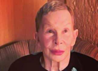 Rita Lee reaparece em foto postada pelo marido após vencer batalha contra o câncer