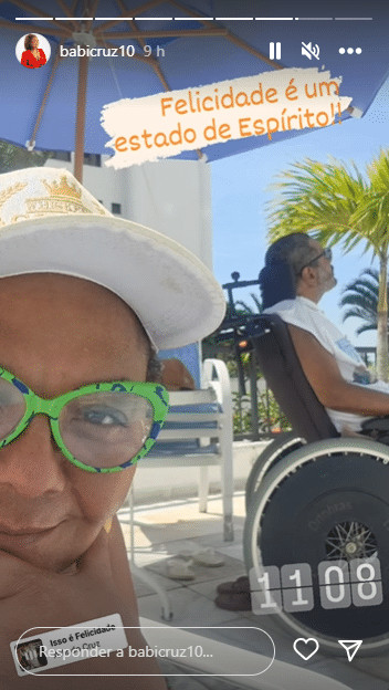 contioutra.com - Ap&oacute;s pol&ecirc;micas, Babi compartilha registros na praia ao lado de Arlindo Cruz: "Bora viver"