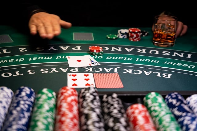 contioutra.com - A matemática por trás do blackjack: como jogar estrategicamente