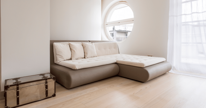 Você pensa e pensa e ainda não consegue decidir se quer comprar um sofá-cama, nós lhe dizemos por que sim deveria!