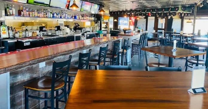 Influenciadora faz avaliação negativa de restaurante no Google e cobra R$ 2,5 mil da dona para mudar review