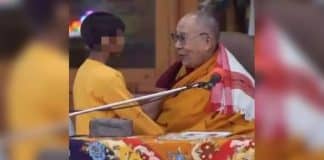 Dalai Lama se desculpa após vídeo pedindo a criança para “chupar” sua língua causar protestos