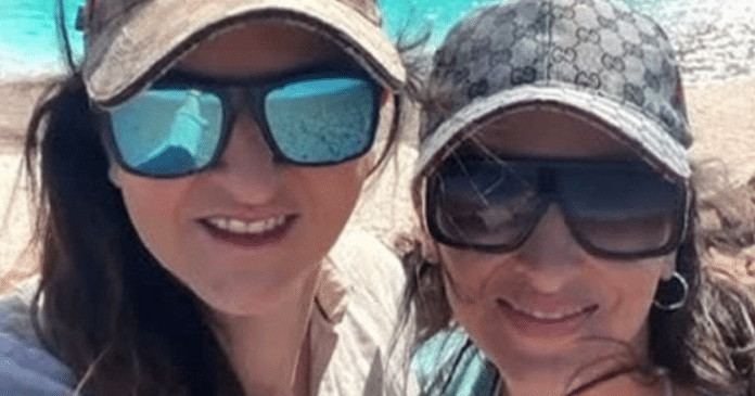 Brasileiras que estavam presas na Alemanha são libertadas e postam foto em bar