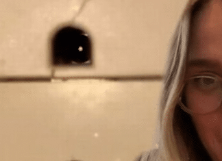 Mulher encontra câmera escondida no banheiro de casa alugada pelo Airbnb