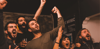 Quais são as estratégias básicas para apostas no futebol?