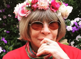 Falece Rita Lee, rainha do rock brasileiro, aos seus 75 anos