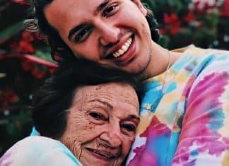 Vovó se emociona após neto dizer que ganha dinheiro com vídeos que faz dela; assista