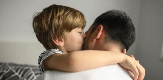 Teste de DNA apontou que um dos meus filhos não tem vínculo biológico comigo, mas sim com meu amigo