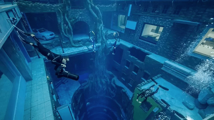 contioutra.com - Piscina de mergulho mais funda do mundo em Dubai esconde 'cidade submersa'