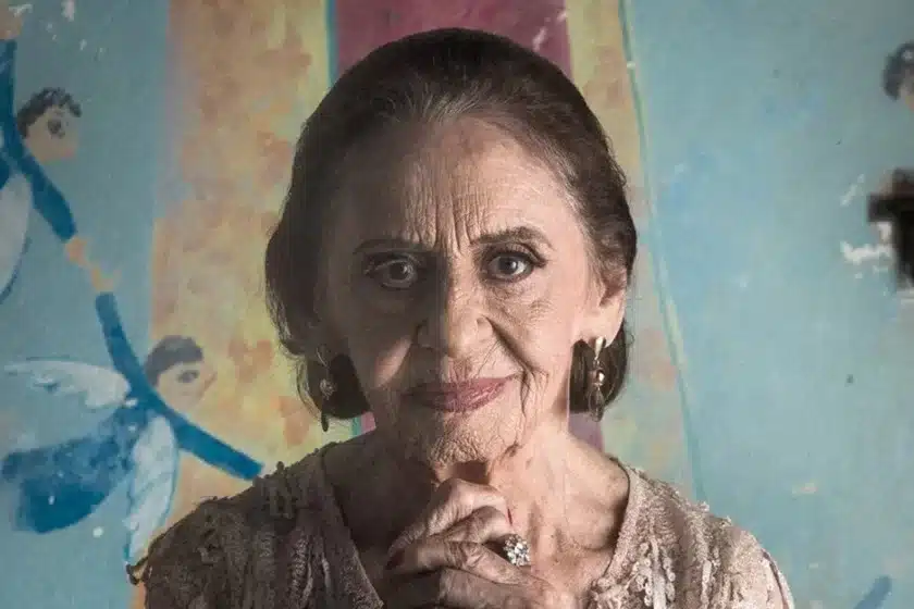 contioutra.com - Aos 95 anos, Laura Cardoso entra na calçada da fama e emociona internautas