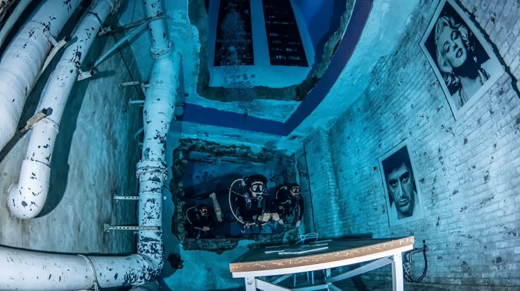 contioutra.com - Piscina de mergulho mais funda do mundo em Dubai esconde 'cidade submersa'