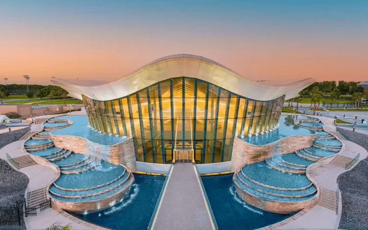 contioutra.com - Piscina de mergulho mais funda do mundo em Dubai esconde 'cidade submersa'