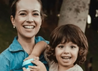 Aprovada em medicida na USP, UNESP e Unifesp, mulher estudava enquanto filho dormia