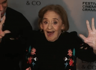 Aos 95 anos, Laura Cardoso entra na calçada da fama e emociona internautas