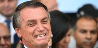 Bolsonaro passa por harmonização facial e coloca dentes de R$ 88 mil; compare antes e depois