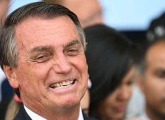 Bolsonaro passa por harmonização facial e coloca dentes de R$ 88 mil; compare antes e depois