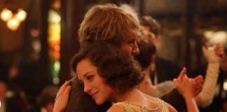 Comédia romântica da Netflix te leva para conhecer um dos cenários mais deslumbrantes da Terra Comédia romântica da Netflix te leva para conhecer um dos cenários mais deslumbrantes da Terra