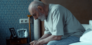 Idoso é interditado pelos filhos após transferir mais de R$190 mil para namorada de 34 anos