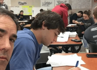 Após comportamento inadequado em sala de aula pai decide acompanhar filho na escola