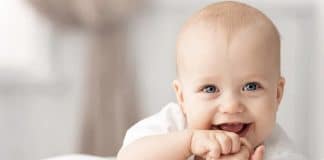 A primeira palavra pronunciada por um bebê causou uma briga em família A primeira palavra pronunciada por um bebê causou uma briga em família