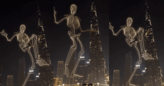 Halloween pelo mundo: Dubai usa milhares de drones para criar gigantesco esqueleto flutuante