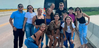 Após atingir meta da Black Friday, chefe leva funcionários em viagem de luxo