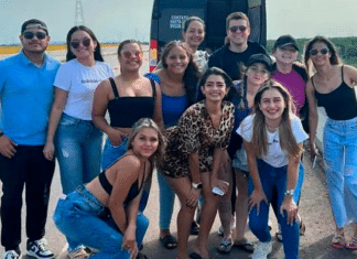 Após atingir meta da Black Friday, chefe leva funcionários em viagem de luxo