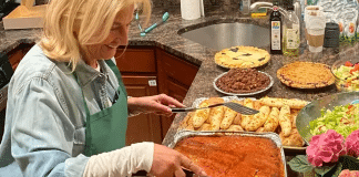 Mulher trabalha como “Mãe de Aluguel” e cobra R$ 50 mil para cozinhar, lavar a roupa e ajudar estudantes