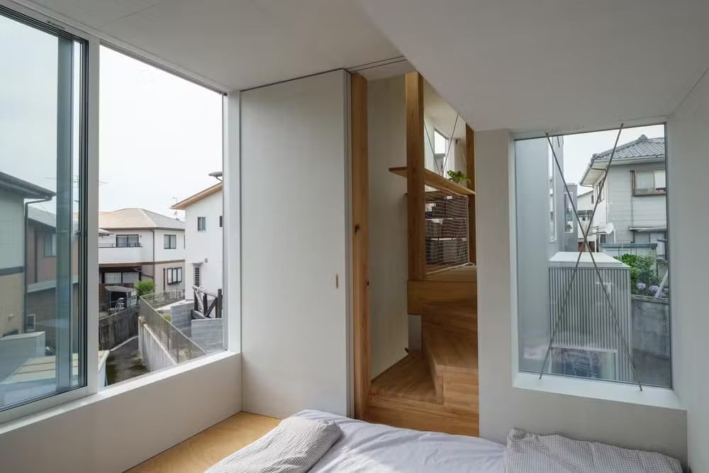 Casa estreita com 1,8 m de largura é impressionante por dentro; parece uma mansão! contioutra.com - Casa estreita com 1,8 m de largura é impressionante por dentro; parece uma mansão!