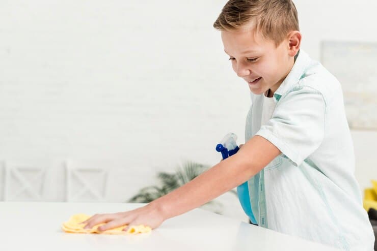 contioutra.com - Crescendo com responsabilidade: Crianças devem ajudar nas tarefas domésticas?