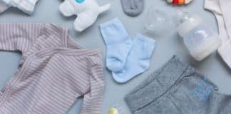 Mãe causa polêmica ao pedir de volta roupas doadas após amiga perder bebê