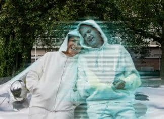 Artista espanhola anuncia casamento com holograma gerado por IA