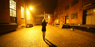 A psicologia por trás da acompanhante de ser uma acompanhante: um foco na autonomia e na autoestima