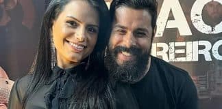 Viúva de João Carreiro se emociona ao encontrar bilhetes em pertences do cantor Viúva de João Carreiro se emociona ao encontrar bilhetes em pertences do cantor