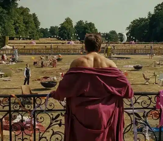 Filme proibído para menores, choca, faz pensar e desnuda a aristocracia britânica