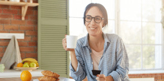 5 alimentos probióticos que são aliados essenciais para mulheres acima de 50 anos