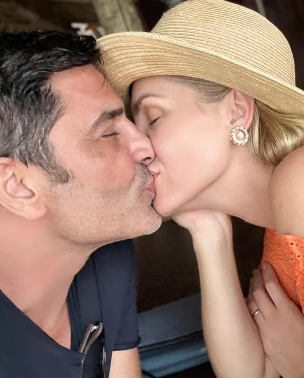 contioutra.com - Ana Hickmann e Edu Guedes assumem romance com beijo e declaração apaixonada
