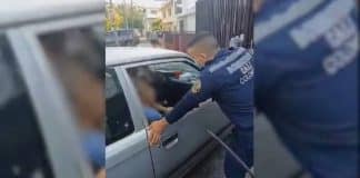 Idosa era obrigada a viver dentro de um carro na rua: “não me deixem sozinha”