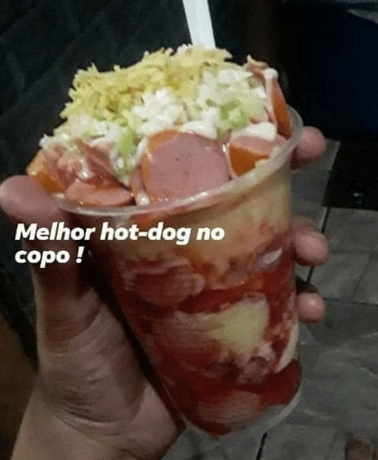 contioutra.com - 'Hot-dog de copo' causa pol&ecirc;mica e divide opini&otilde;es nas redes sociais: "Amassaria"