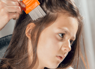 ‘Gastei sem medo’: Famílias pagam até R$700 para catadores de piolhos