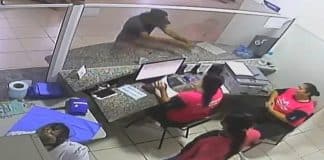 Homem se irrita e arremessa escorpiões em recepcionistas de posto de saúde em SP