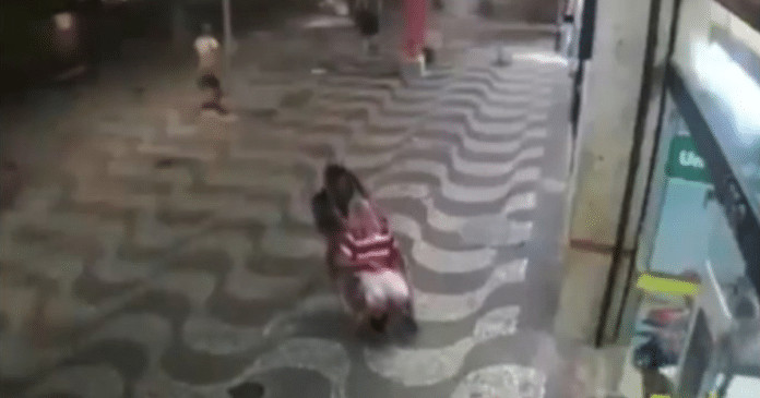 Vídeo mostra ‘Tio Paulo’ vivo, em cadeira de rodas, um dia antes de ser levado morto para sacar dinheiro