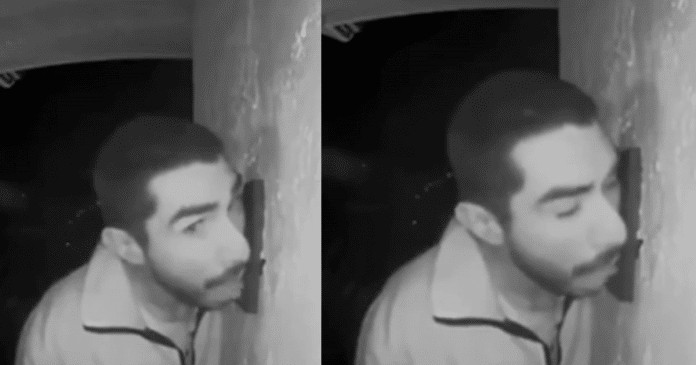 Homem passa 3h lambendo campainha e vídeo do momento viraliza na web