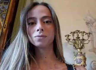 Mulher que está morando no McDonald’s do Leblon abre vaquinha online com meta de R$ 10 mil