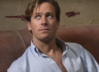 Em rara aparição pública após acusações de canibalismo, Armie Hammer se diz grato