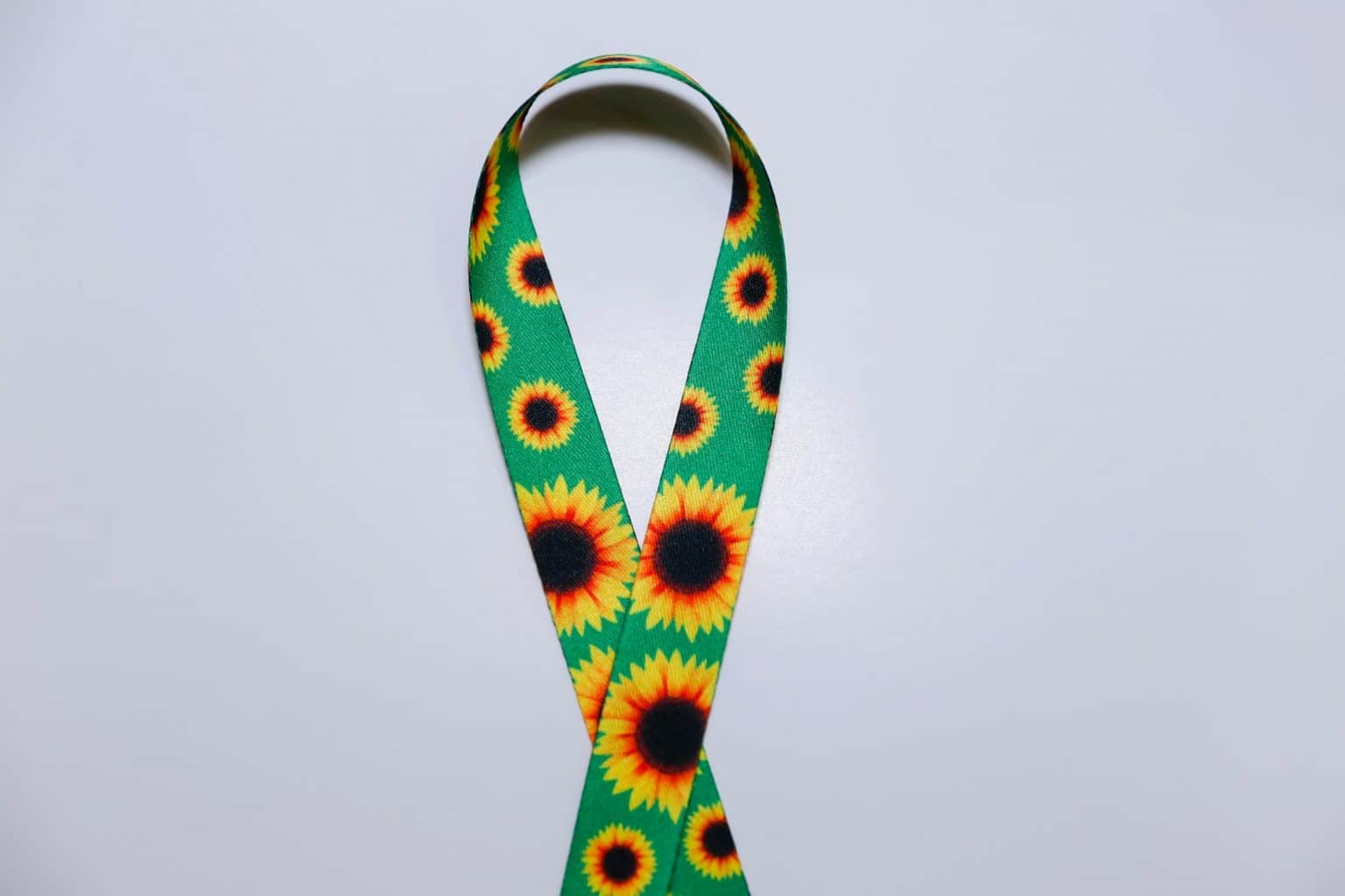 Você sabe qual é o significado desse cordão de girassol? Entenda sua ...