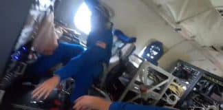 Vídeo apavorante mostra interior de avião voando dentro do furacão Milton Vídeo apavorante mostra interior de avião voando dentro do furacão Milton